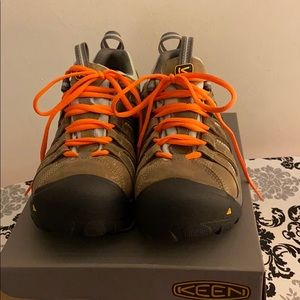 Keen utility shoes